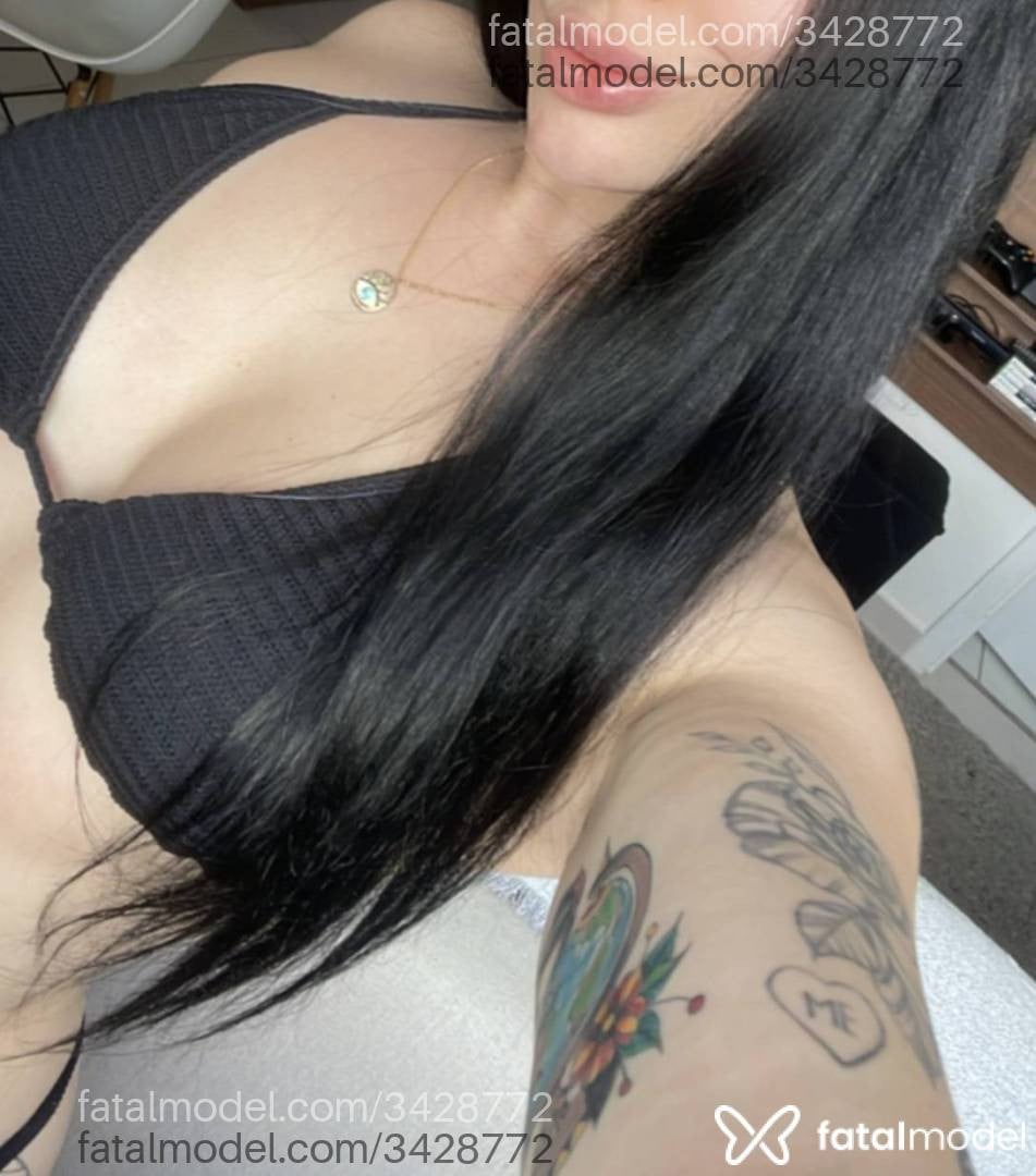 Acompanhante mulher morena (o) de olhos verdes - Yumih