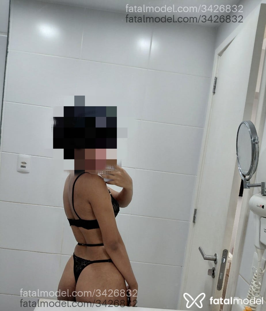 Acompanhante mulher morena (o) de olhos castanhos - Gabriella