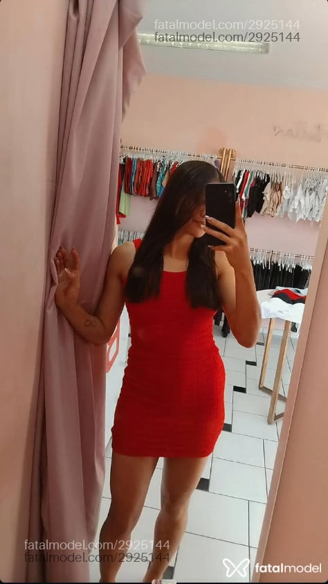 Acompanhante mulher morena (o) de olhos castanhos - Isabelle
