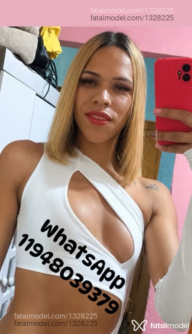 Acompanhante travesti loira (o) de olhos castanhos - Maria