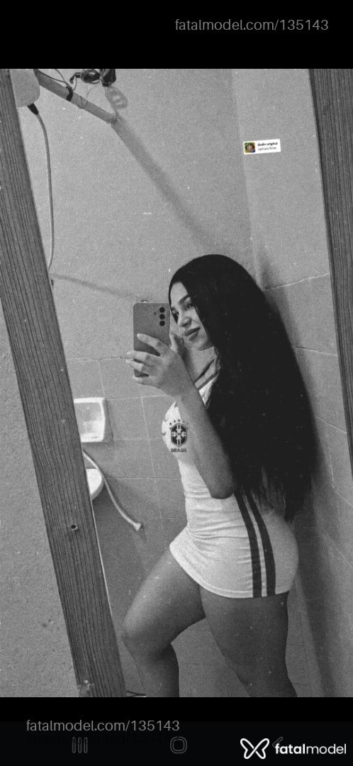 Acompanhante mulher trans com cabelo castanho de olhos castanhos - Geovanna