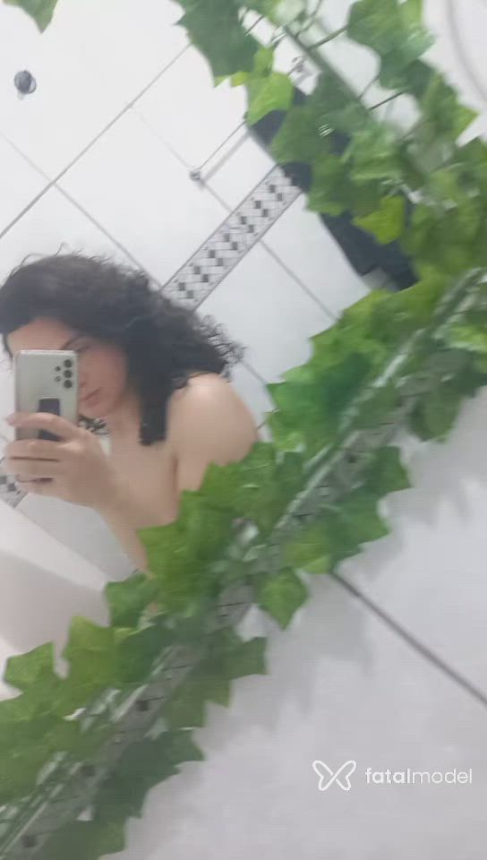 Acompanhante mulher trans com cabelo castanho de olhos castanhos - ISABELLA BRIZZA