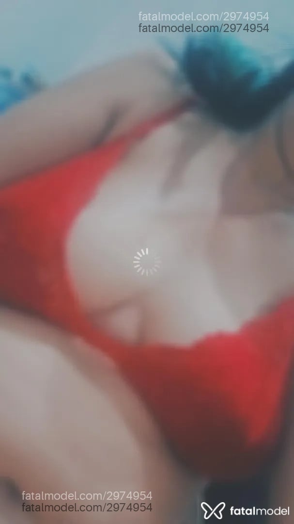 Acompanhante mulher com cabelo castanho de olhos castanhos - Alana