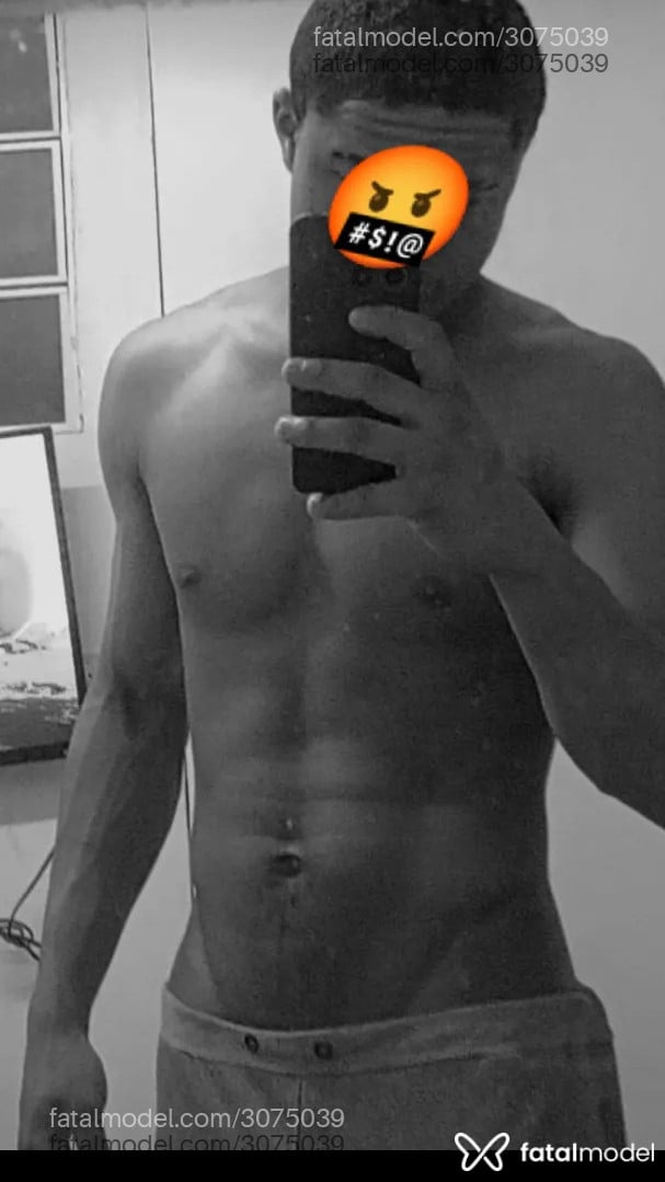 Acompanhante homem morena (o) de olhos castanhos - Novinsigiloso