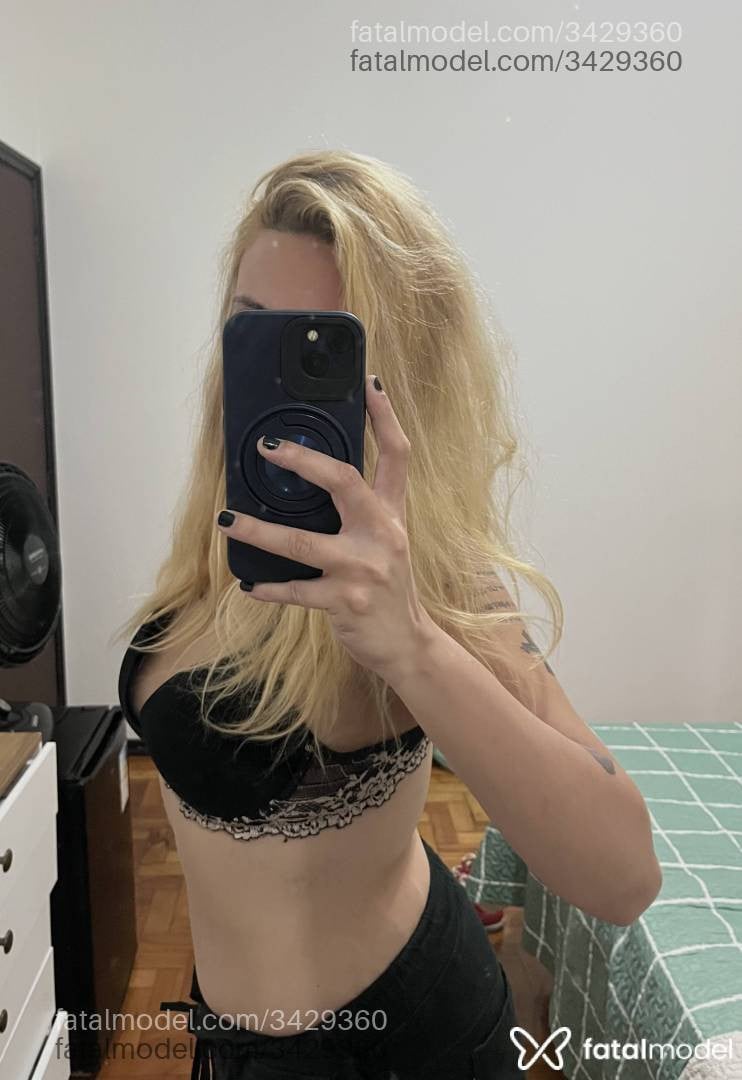 Acompanhante mulher loira (o) de olhos castanhos - Bárbara Bergamini