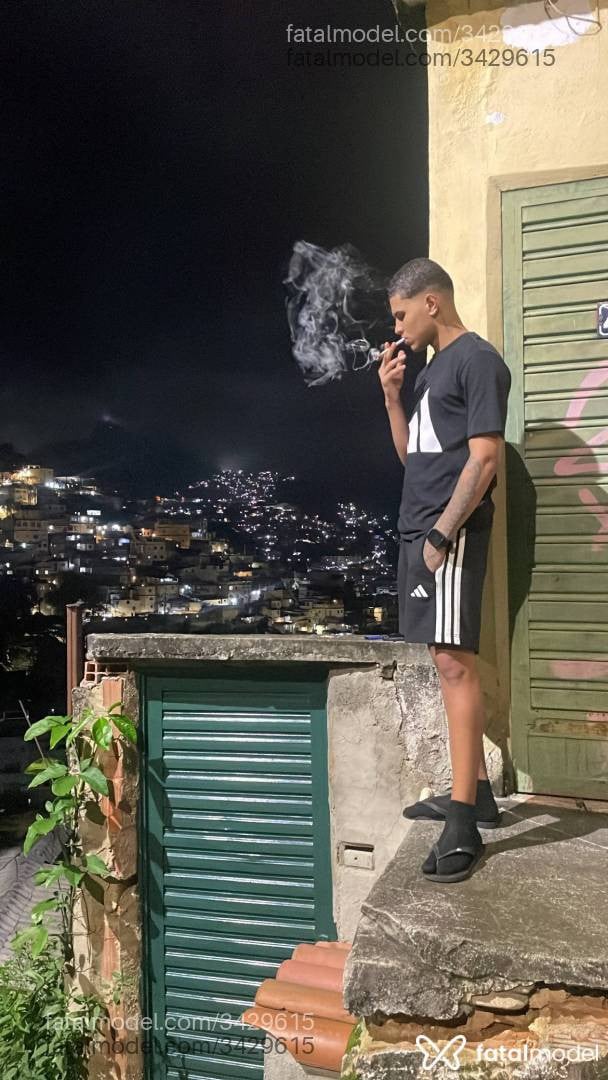 Acompanhante homem com cabelo castanho de olhos castanhos - Kayke Ribeiro