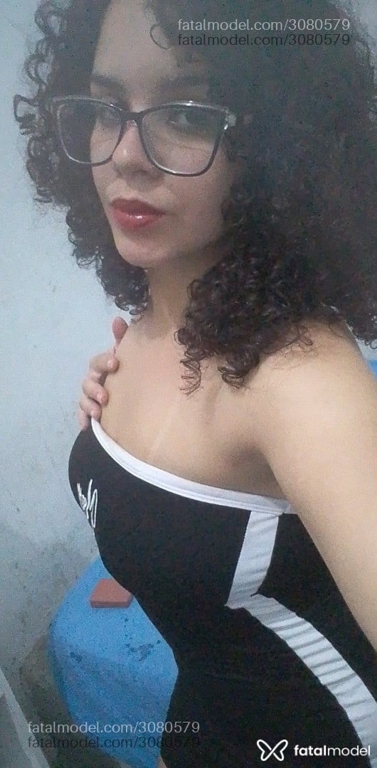 Acompanhante mulher com cabelo castanho de olhos castanhos - Beatriz