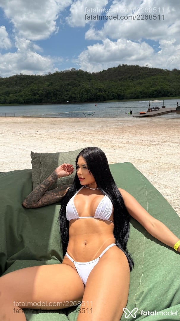 Acompanhante mulher morena (o) de olhos castanhos - Bruna