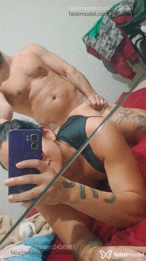 Acompanhante mulher trans morena (o) de olhos castanhos - Lara Mattos