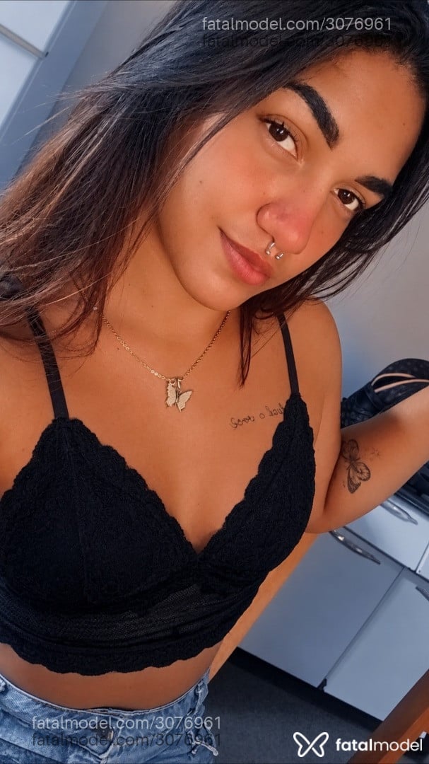 Acompanhante mulher trans morena (o) de olhos mel - Isabella Elouíse