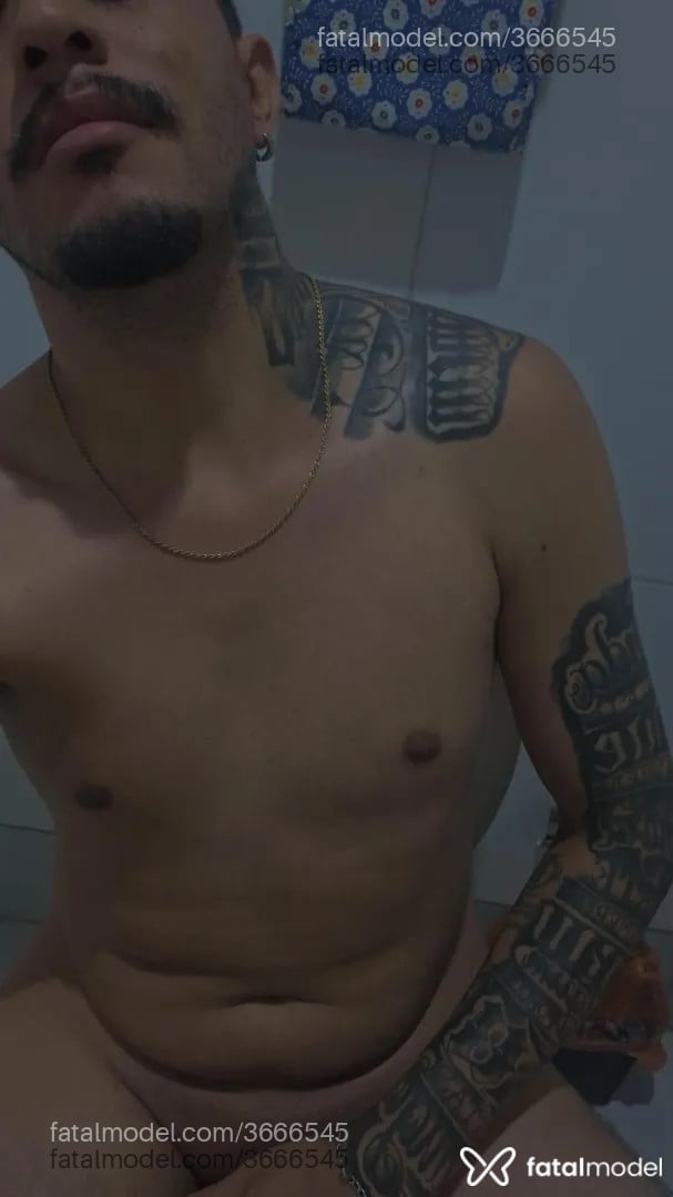 Acompanhante homem morena (o) de olhos castanhos - Ghost