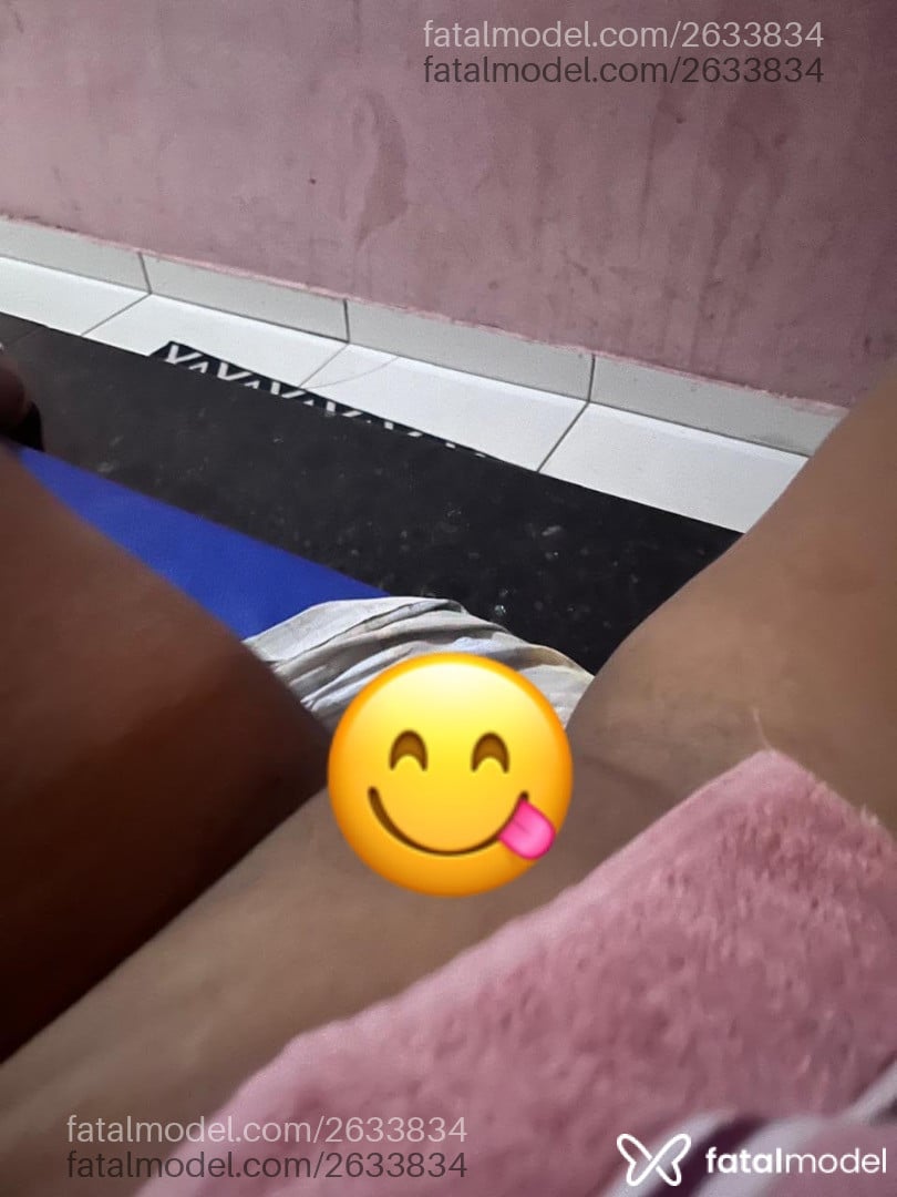 Acompanhante mulher com cabelo castanho de olhos pretos - Michele Pimeta