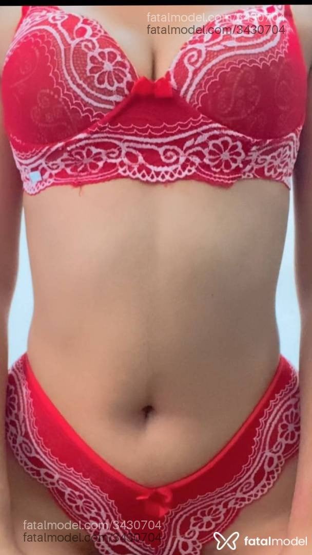 Acompanhante mulher morena (o) de olhos castanhos - Marina