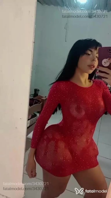 Acompanhante mulher trans com cabelo castanho de olhos mel - Alice Maria