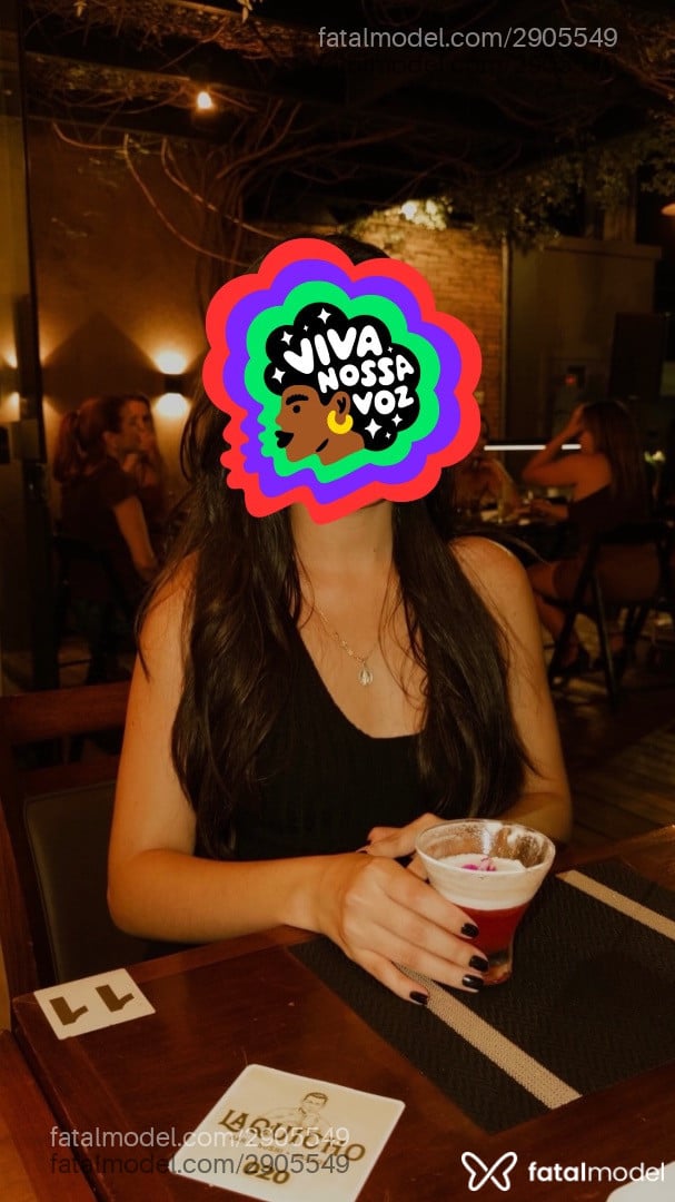 Acompanhante mulher morena (o) de olhos castanhos - Antonella