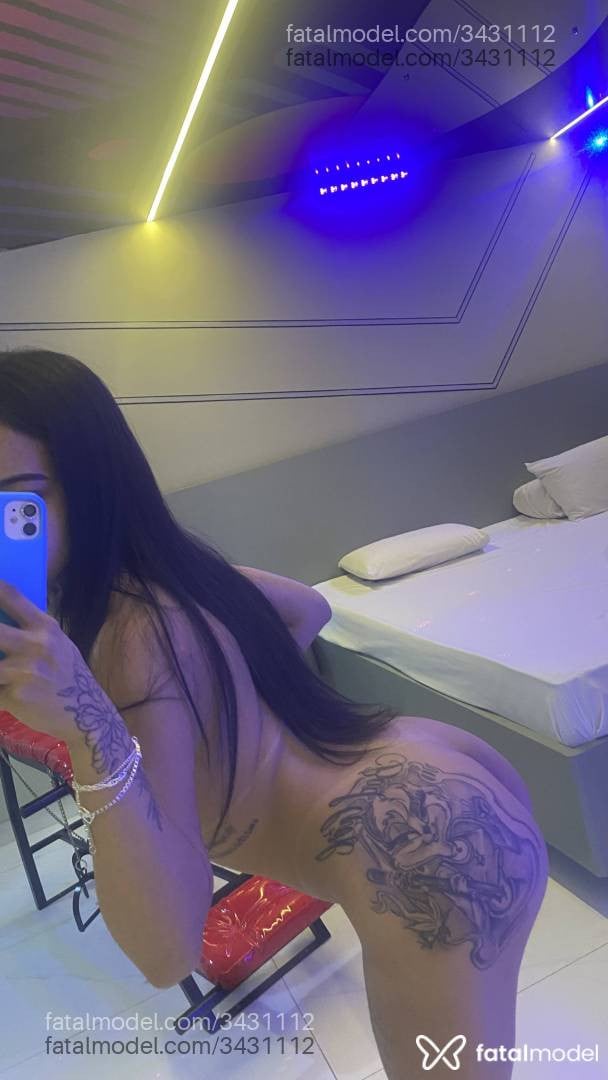 Acompanhante mulher morena (o) de olhos castanhos - Mirella