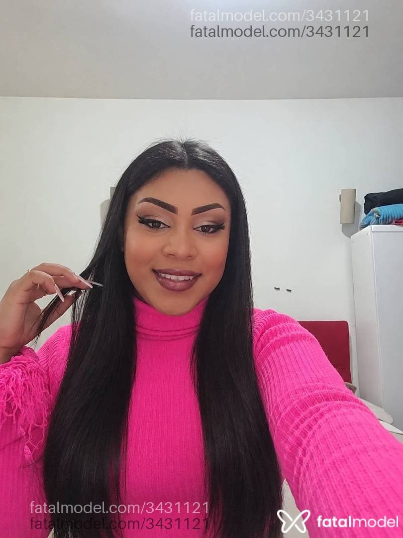 Acompanhante mulher trans morena (o) de olhos castanhos - Bruna
