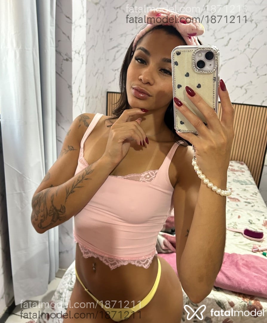 Acompanhante mulher morena (o) de olhos castanhos - Rayla Martins