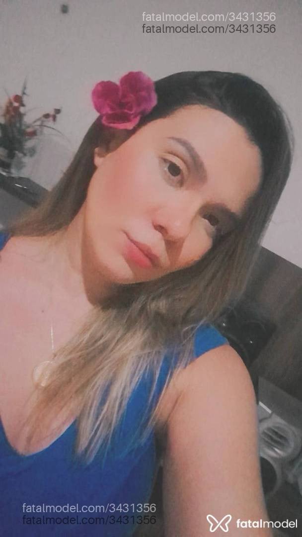 Acompanhante mulher loira (o) de olhos pretos - Emanuela