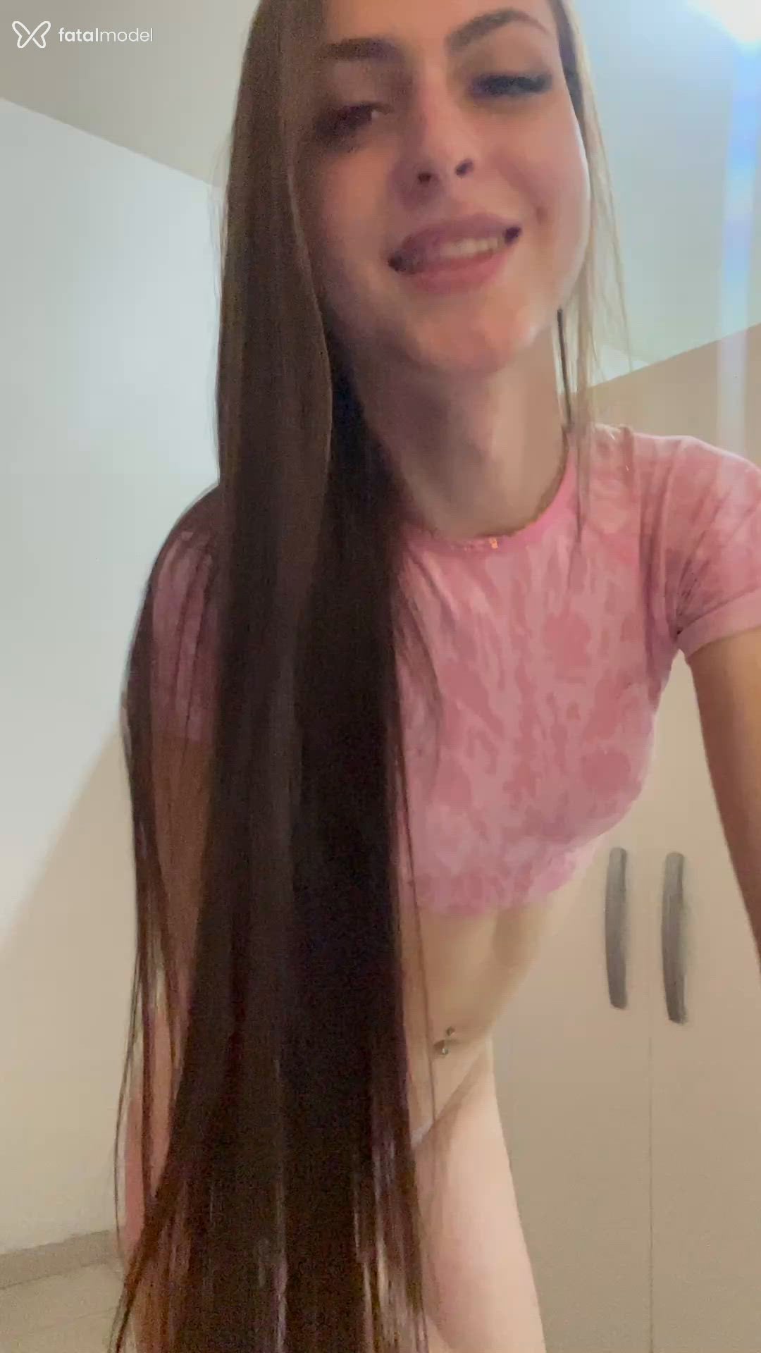 Acompanhante mulher trans com cabelo castanho de olhos verdes - Brenda Dutra Acompanhante mulher trans com cabelo castanho de olhos verdes - Brenda Dutra