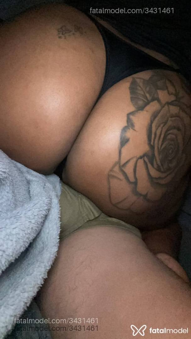 Acompanhante mulher morena (o) de olhos pretos - Ninfetalinda