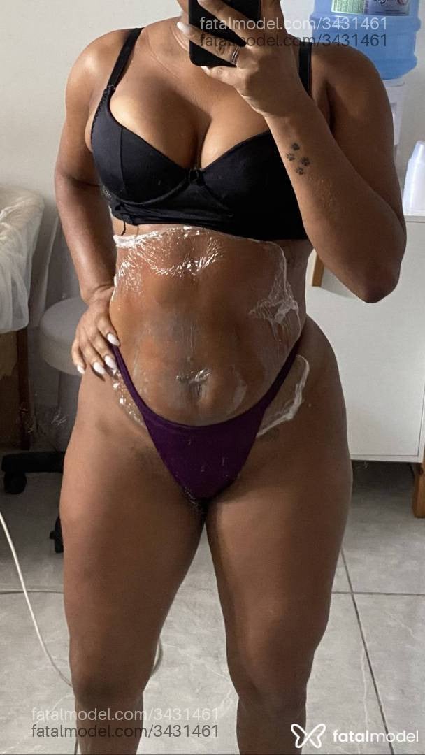 Acompanhante mulher morena (o) de olhos pretos - Ninfetalinda