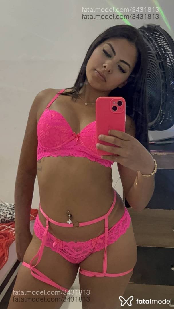 Acompanhante mulher morena (o) de olhos castanhos - Pérola