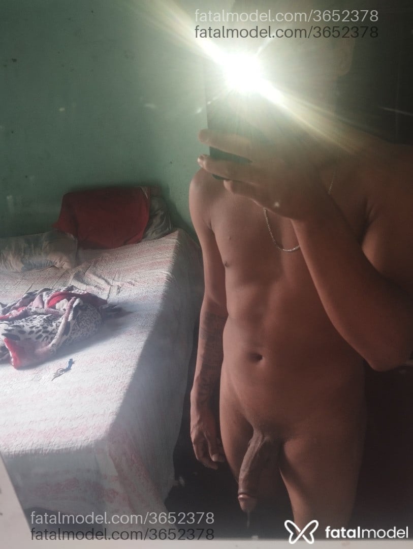 Acompanhante homem morena (o) de olhos pretos - Menormolhado