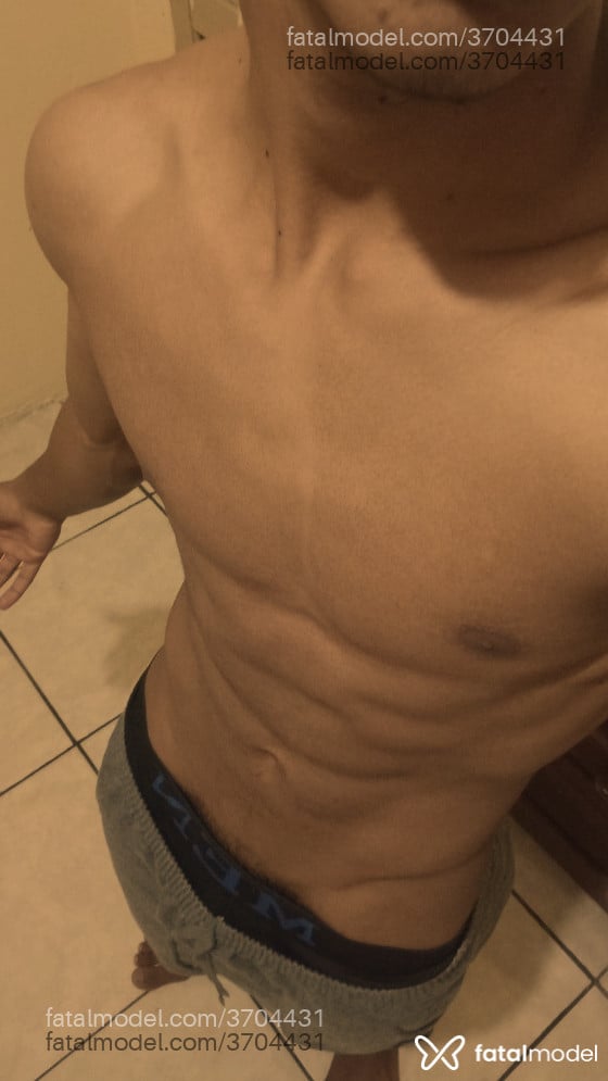Acompanhante homem morena (o) de olhos castanhos - Baiano