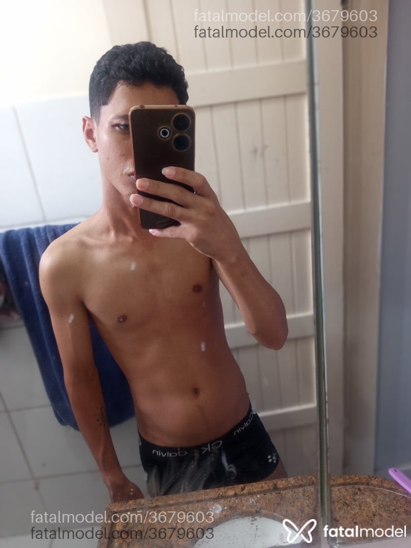 Acompanhante homem morena (o) de olhos verdes - Fabim