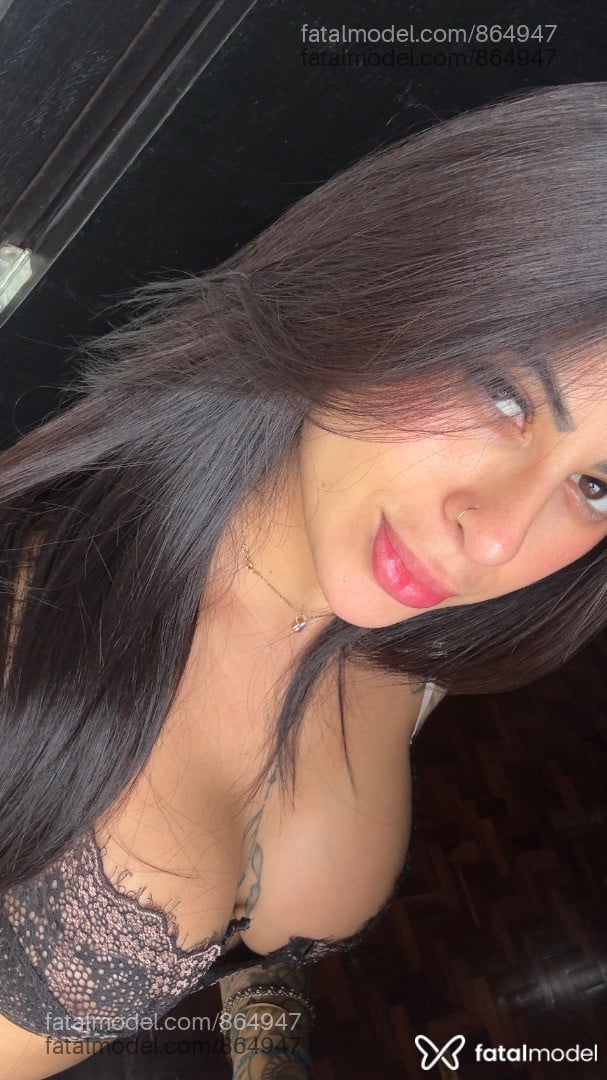 Acompanhante mulher morena (o) de olhos castanhos - Serena Khalifa