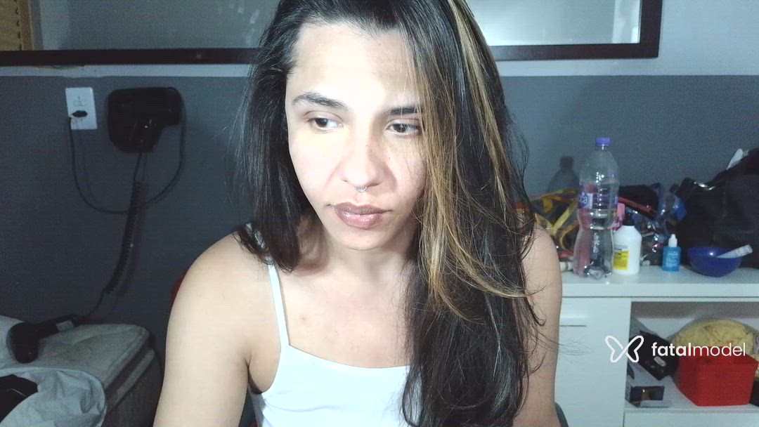Acompanhante mulher trans morena (o) de olhos castanhos - Bonecafatal