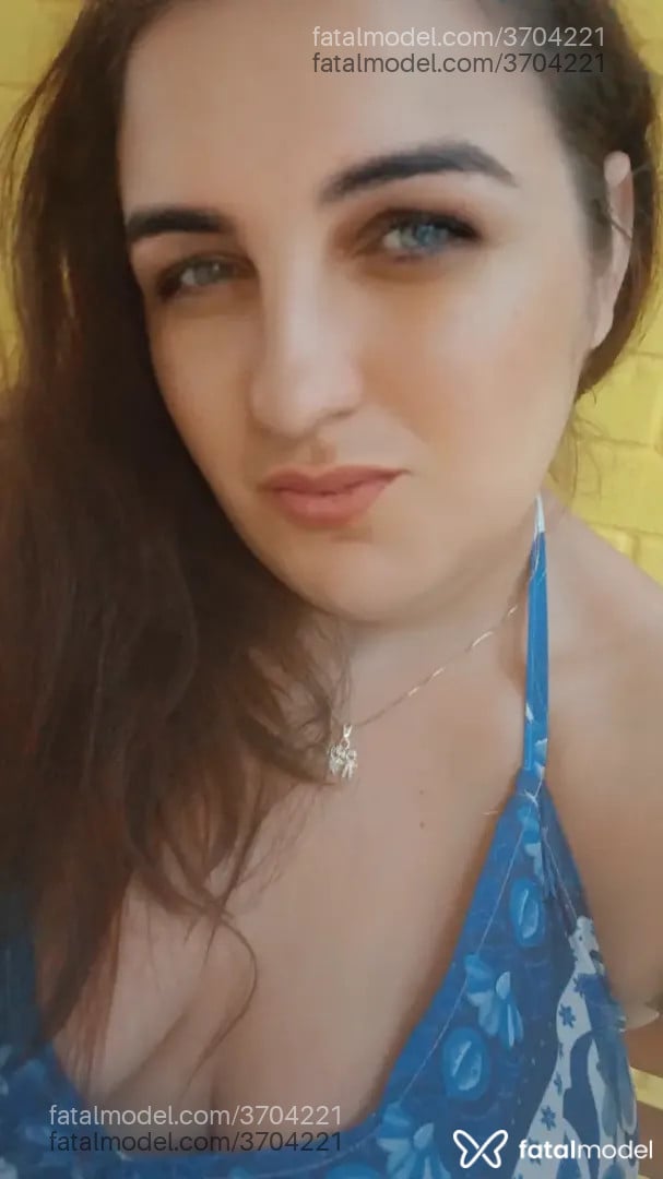 Acompanhante mulher loira (o) de olhos verdes - Denise
