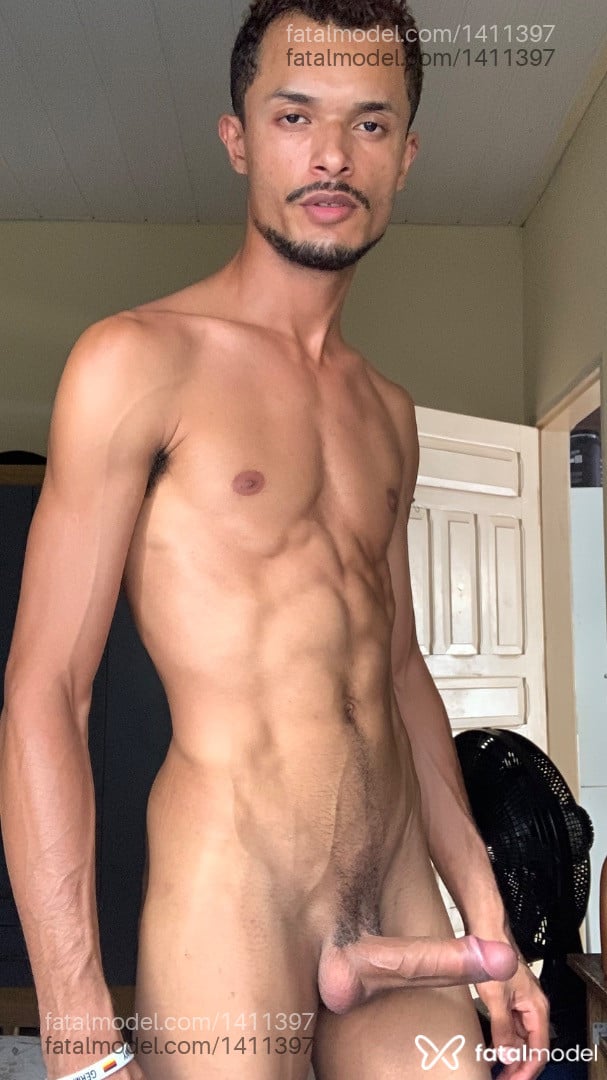 Acompanhante homem morena (o) de olhos pretos - Talismã