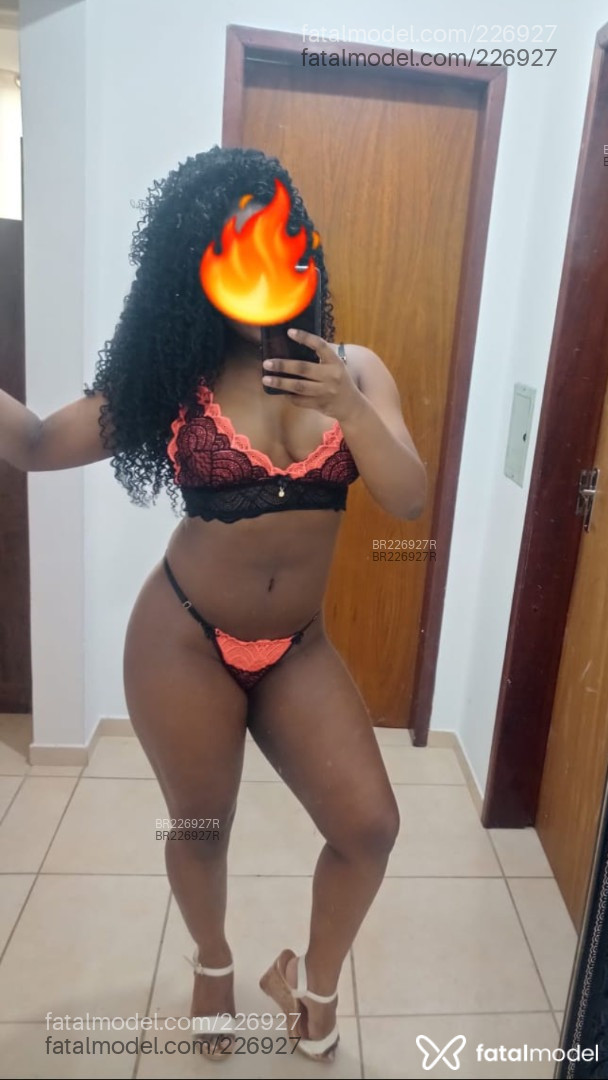 Acompanhante mulher morena (o) de olhos pretos - Bruninha