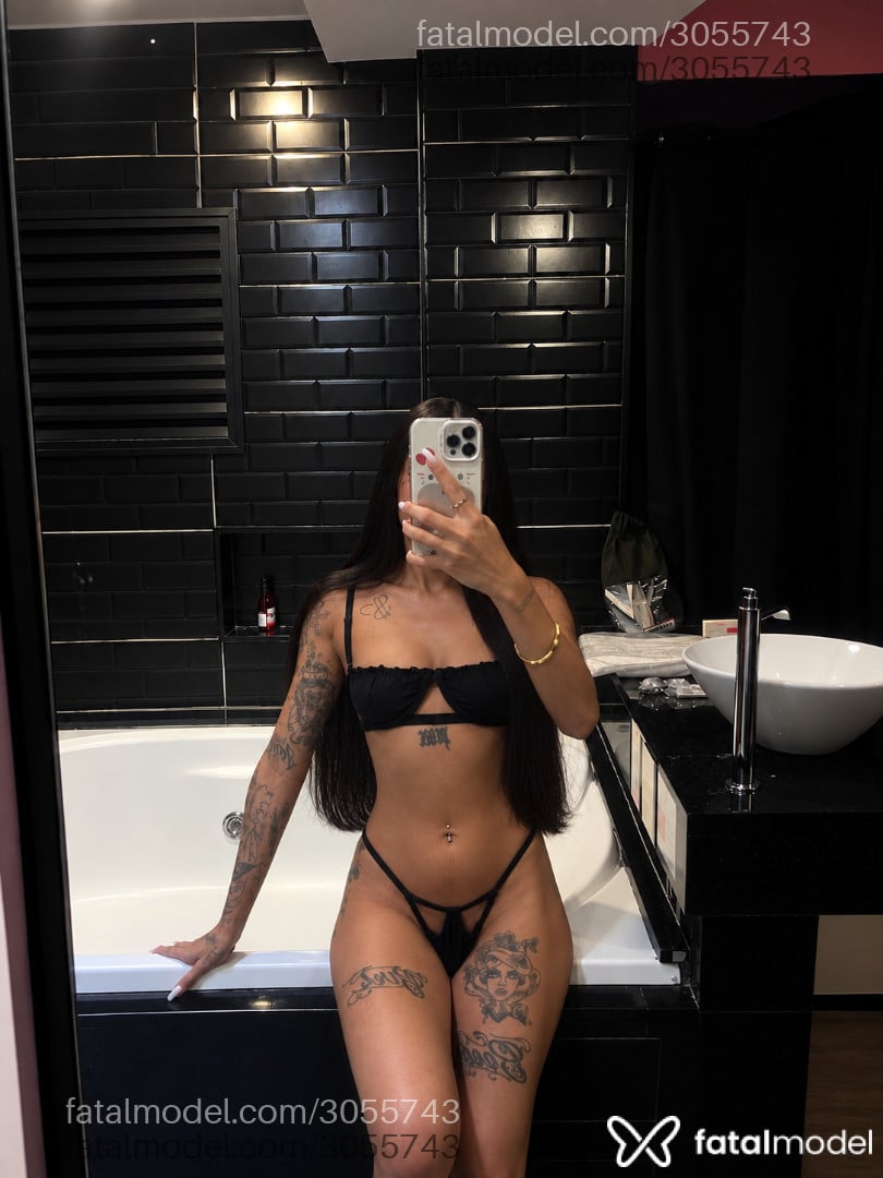 Acompanhante mulher morena (o) de olhos pretos - Thais Monteiro