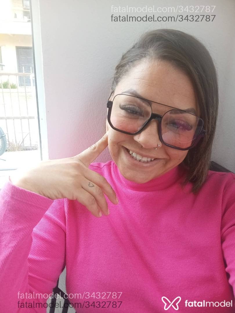 Acompanhante mulher loira (o) de olhos castanhos - Luanna Sanches