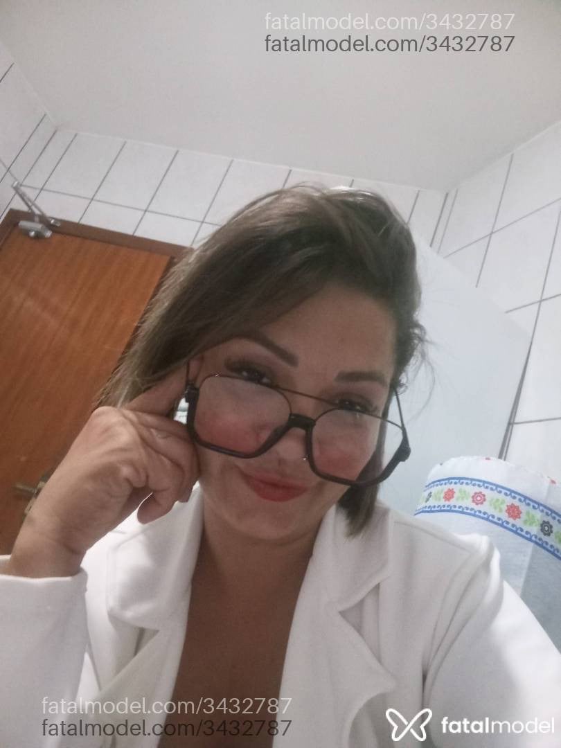 Acompanhante mulher loira (o) de olhos castanhos - Luanna Sanches