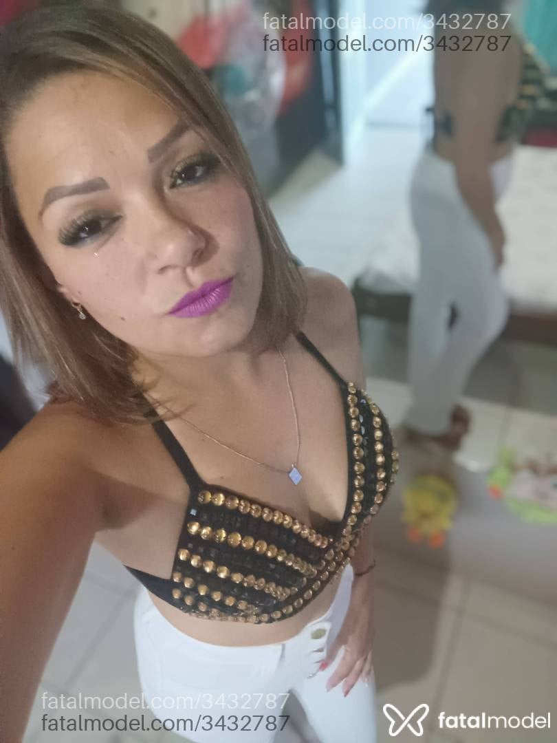 Acompanhante mulher loira (o) de olhos castanhos - Luanna Sanches