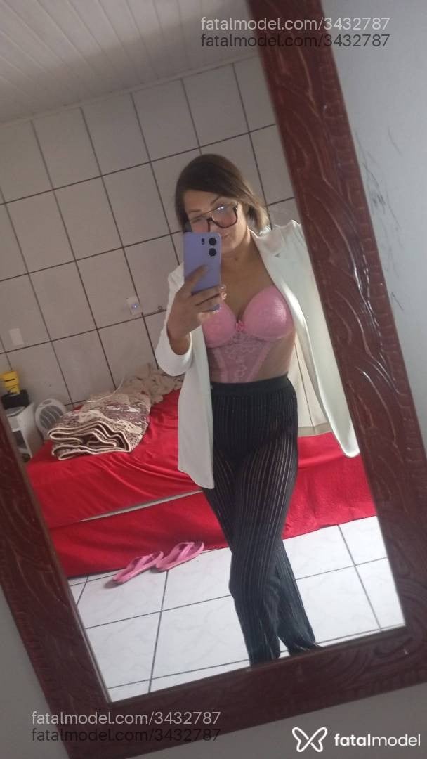 Acompanhante mulher loira (o) de olhos castanhos - Luanna Sanches