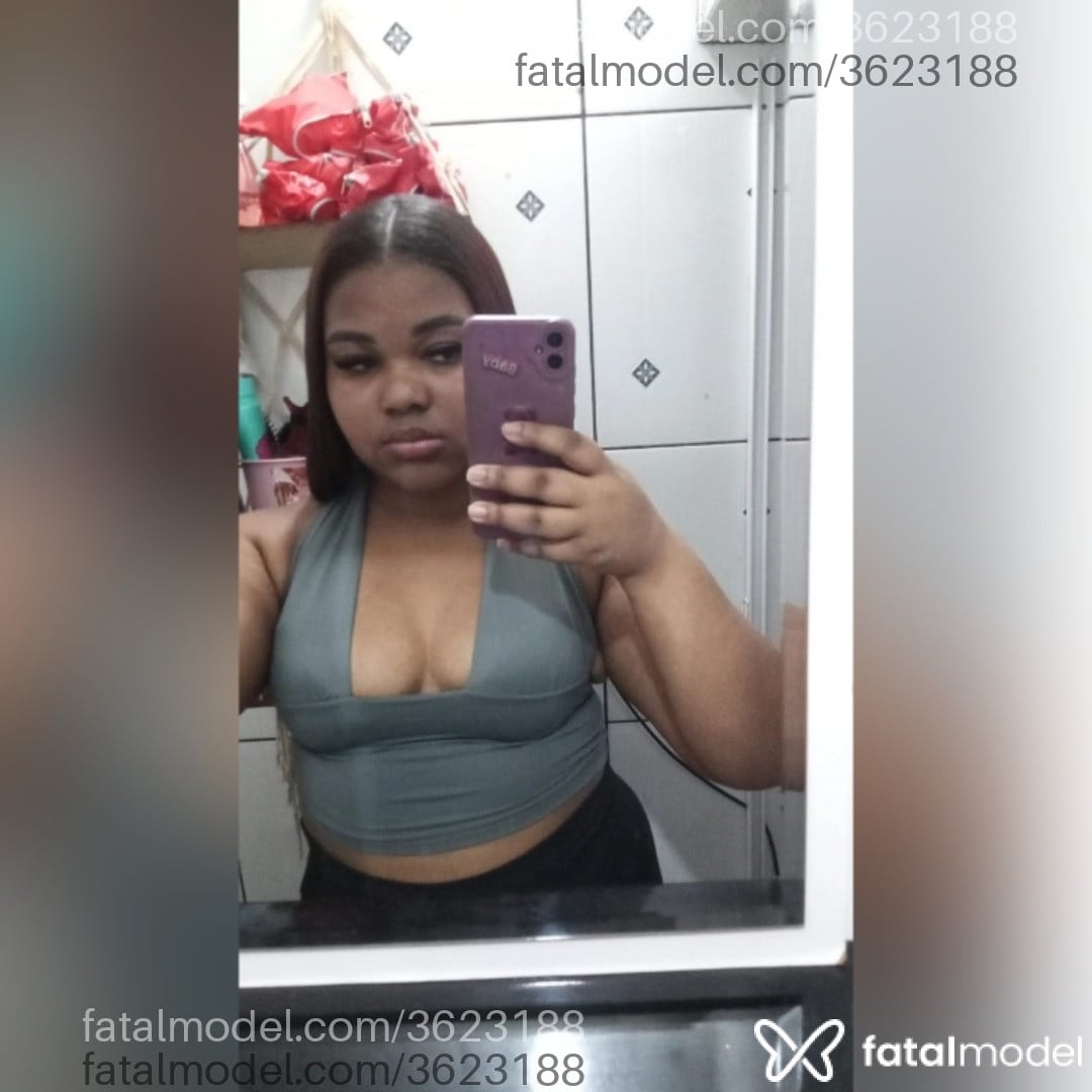 Acompanhante mulher morena (o) de olhos pretos - Morena