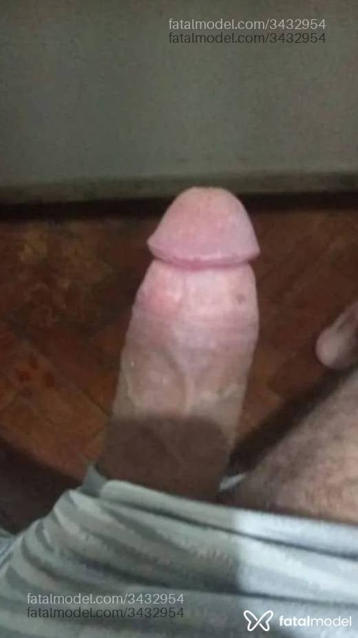Acompanhante homem com cabelo castanho de olhos castanhos - Gui Bhzz