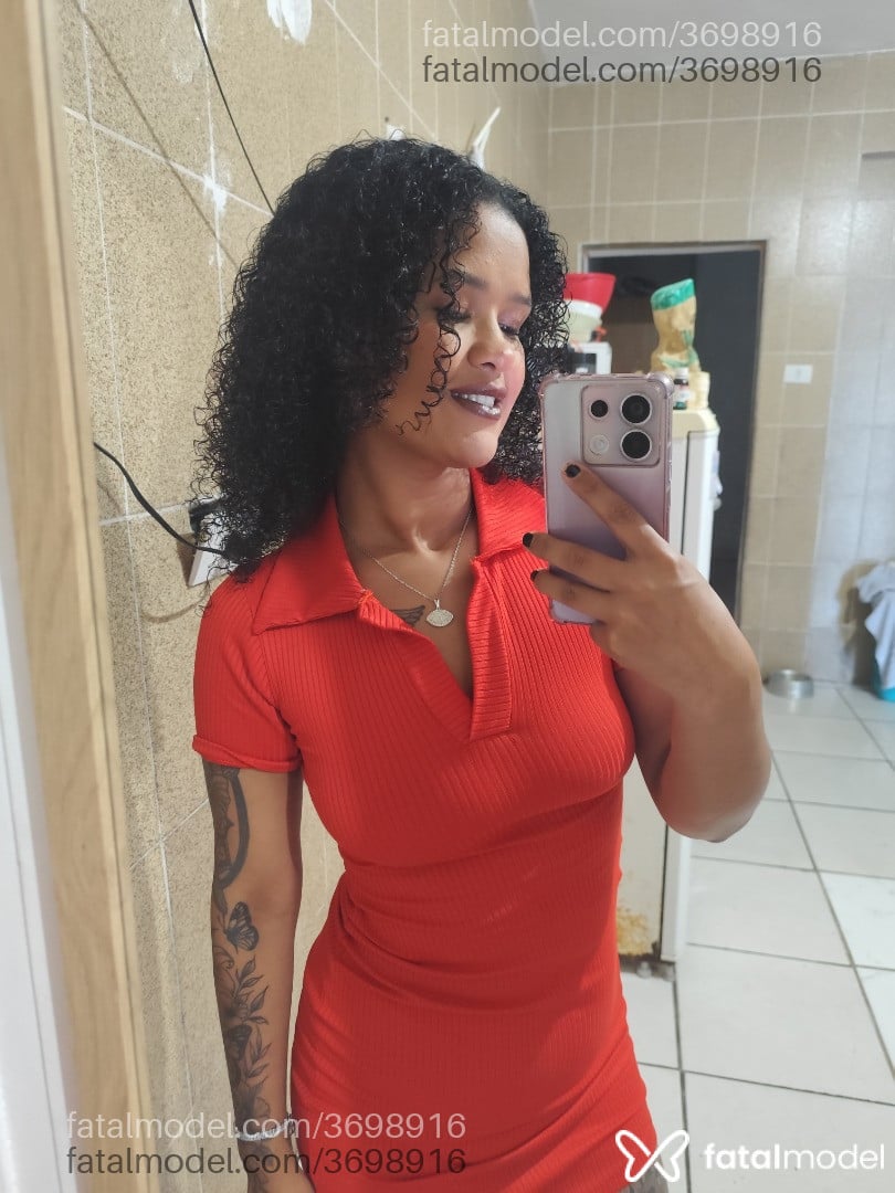 Acompanhante mulher morena (o) de olhos castanhos - Bianca Velour