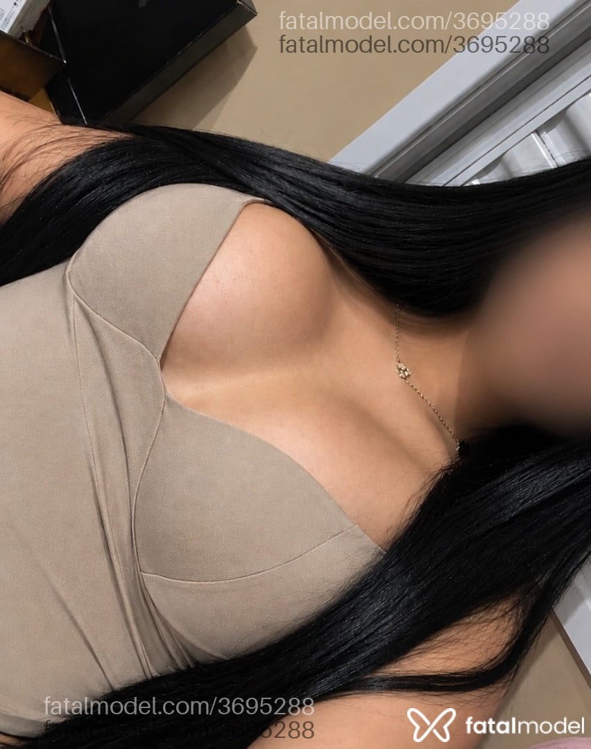 Acompanhante mulher morena (o) de olhos castanhos - Leticia