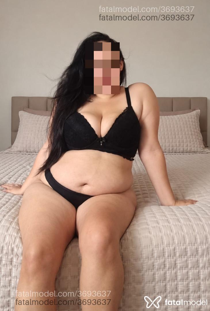 Acompanhante mulher com cabelo castanho de olhos castanhos - Alicia
