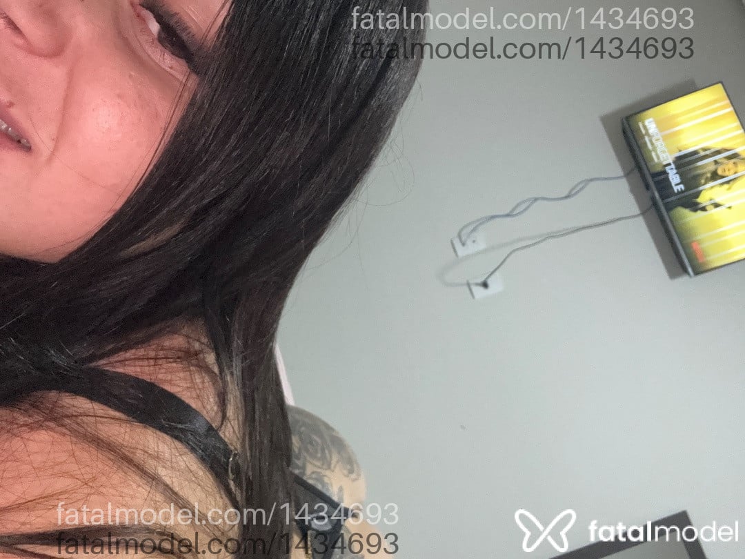 Acompanhante mulher com cabelo castanho de olhos castanhos - Rafaelaa