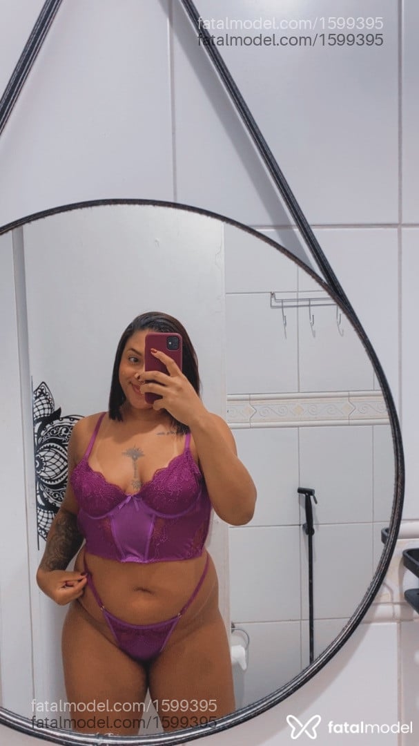 Acompanhante mulher com cabelo castanho de olhos castanhos - Maya Prado