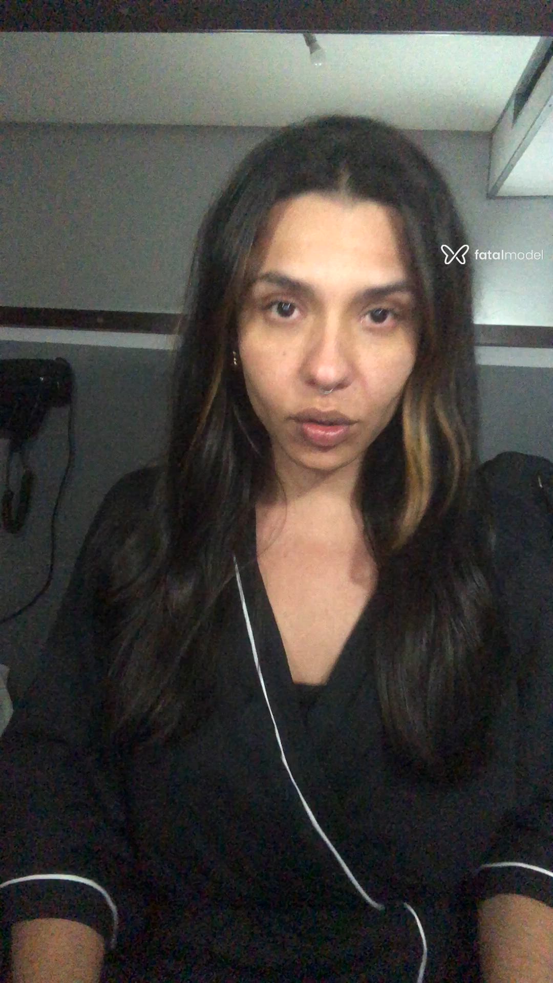 Acompanhante mulher trans morena (o) de olhos castanhos - Bonecafatal