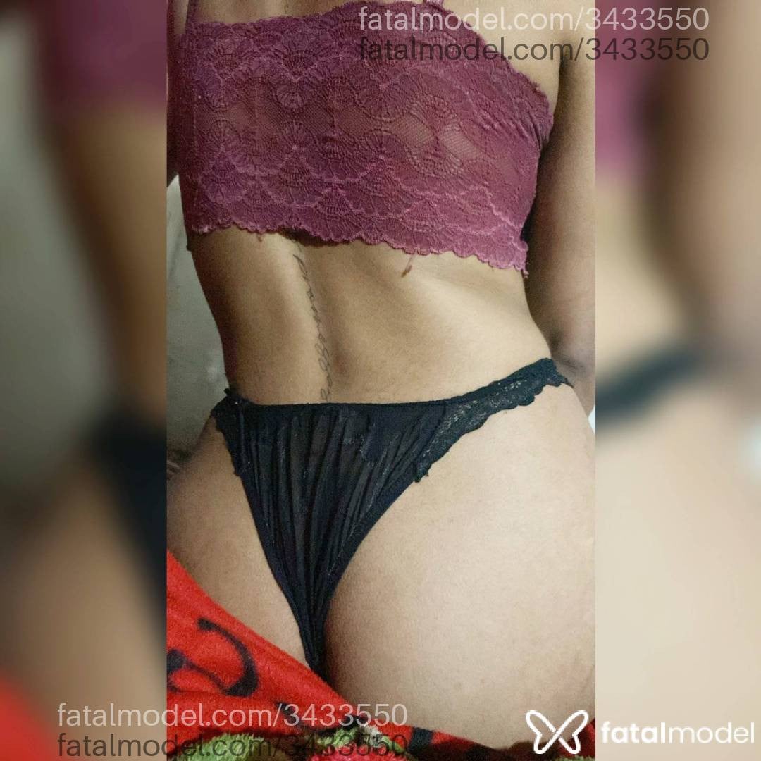 Acompanhante mulher morena (o) de olhos castanhos - Beatriz