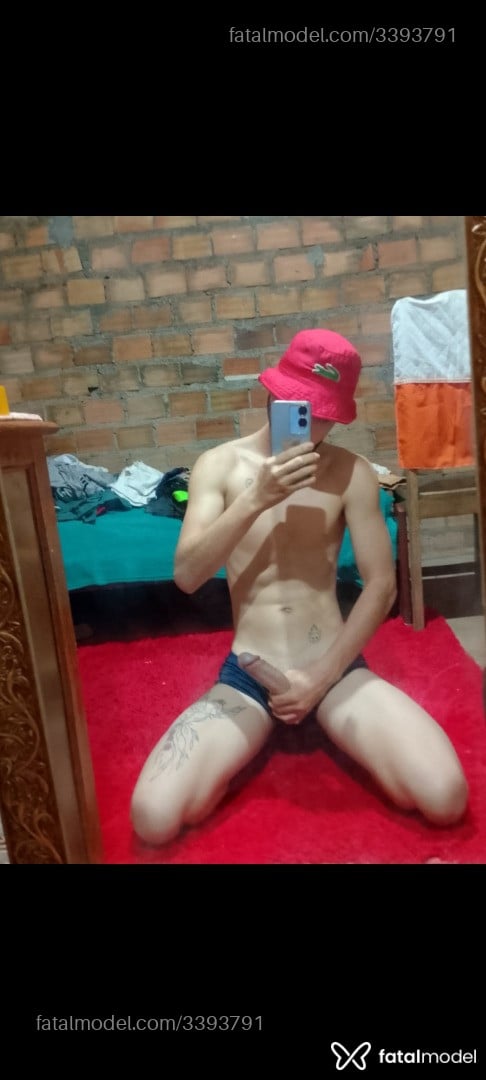 Acompanhante homem ruiva (o) de olhos castanhos - Hottt